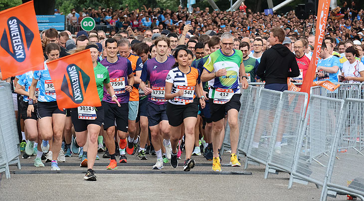 Start b2run 2025 im Olympiapark (©Foto: Martin Schmitz) 